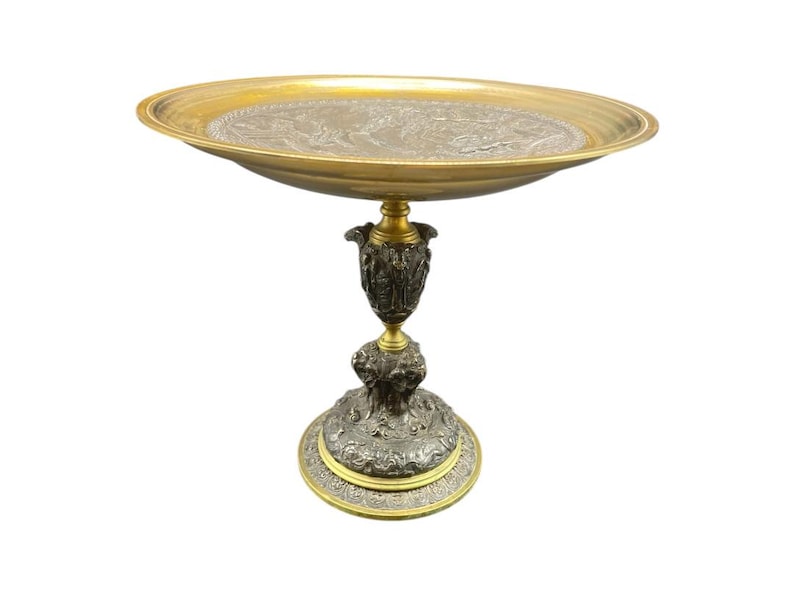 19th century gilt and patinated bronze cup, Napoleon 3, Neoclassical / Renaissance decorative tazza, Antique table centerpiece, French work image 1