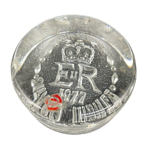 Elizabeth II Jubilee Paperweight 1977, Glass Sulfide, Ceremony, Celebration, English Coronation, Souvenir, Collection, England