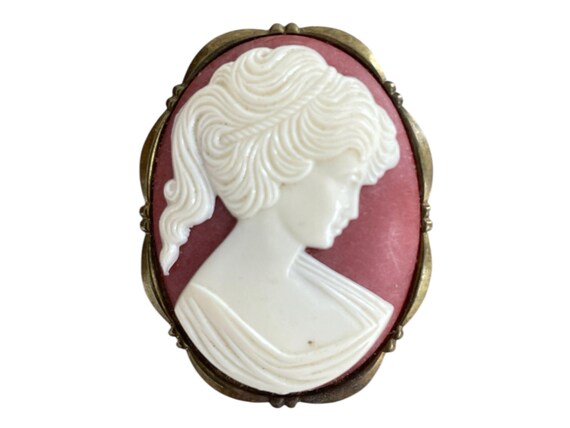 Vintage, broche ancienne, camée, buste profil en bakélite, marquise, monture métal doré, bijoux de luxe, fermoir, signée Daxon, France