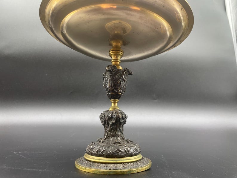 19th century gilt and patinated bronze cup, Napoleon 3, Neoclassical / Renaissance decorative tazza, Antique table centerpiece, French work image 10