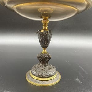 19th century gilt and patinated bronze cup, Napoleon 3, Neoclassical / Renaissance decorative tazza, Antique table centerpiece, French work image 9