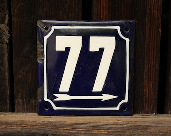 Vintage emailliertes Metallschild, Zahl 77, bulgarisches Türschild