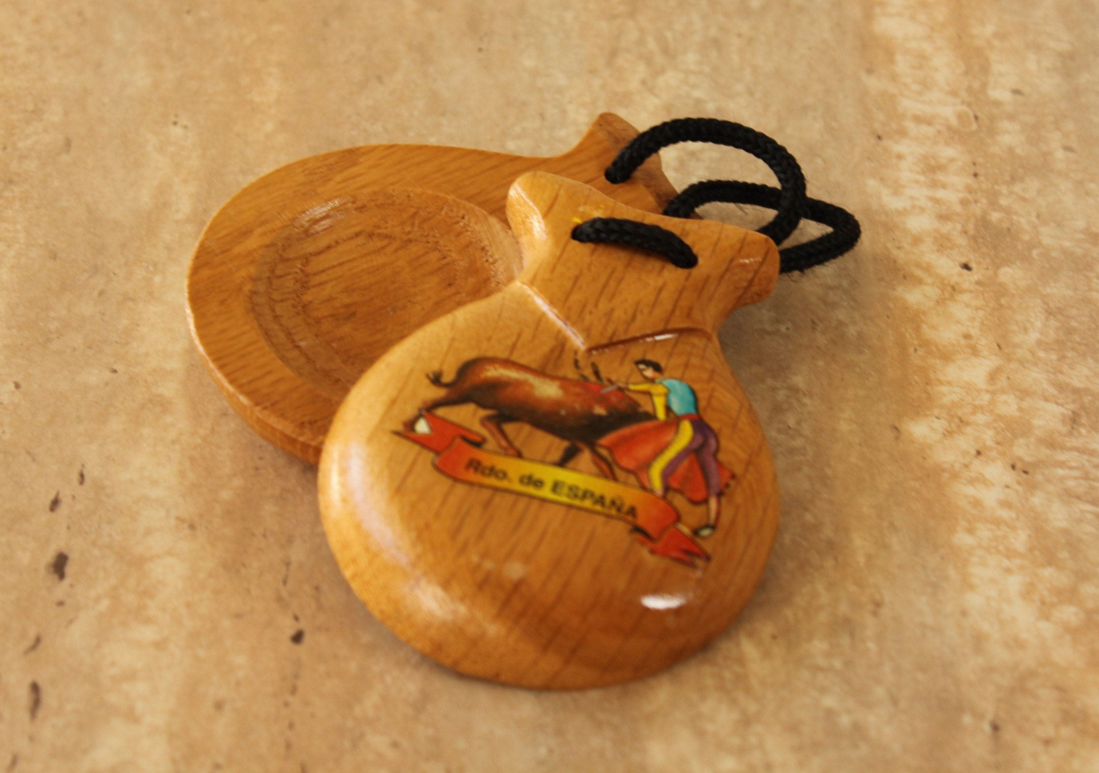 Amazon.com - HXBER Pair of Castanets Wooden Castanet Finger