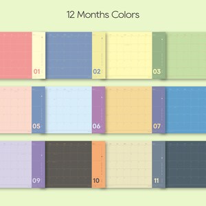以下が含まれることがあります： 12ヶ月分のカレンダーのコレクション。それぞれがユニークな配色です。カレンダーは行と列に配置され、各月は01から12までの番号でラベル付けされています。「12 Months Colors」というテキストが上部にあります。