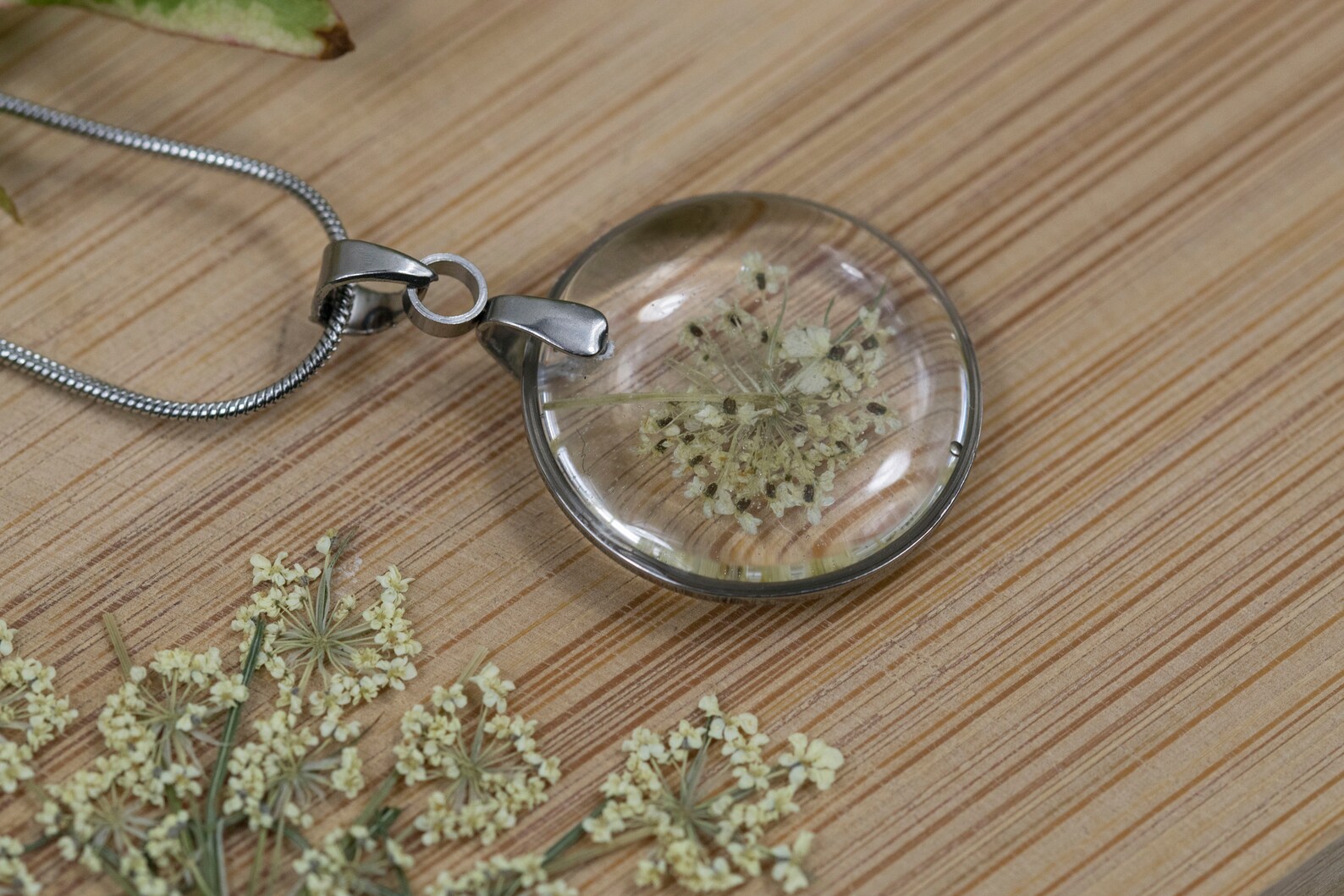 Chain with real flowers chain with round pendant stainless Etsy