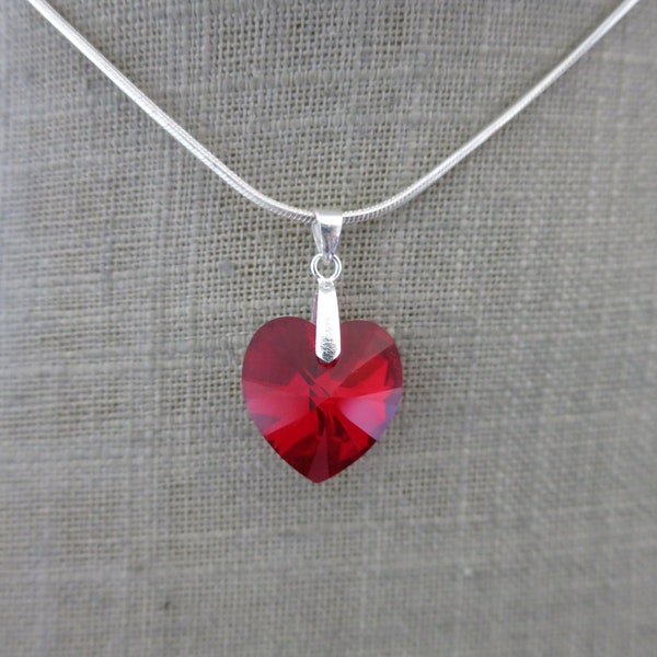 Pendentif coeur rouge