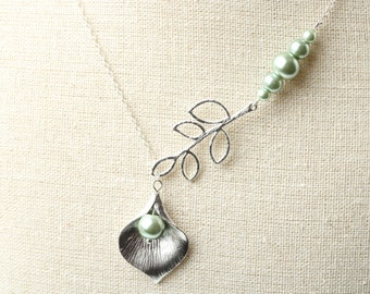 Sage Green Bridesmaid necklace, Calla necklace, Green pearl necklace, Sage Wedding Jewelry, Bridal Necklace, Mother of the bride Necklace