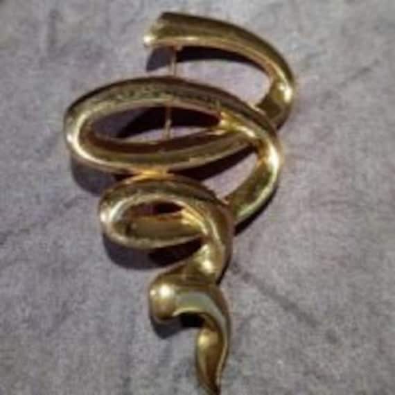 Vintage Jonette Jewelry (JJ) Gold Tone Swirl Brooc