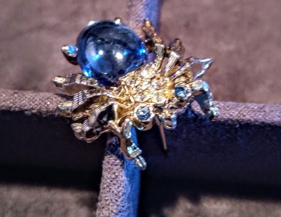Vintage Jelly Belly tiny spider brooch