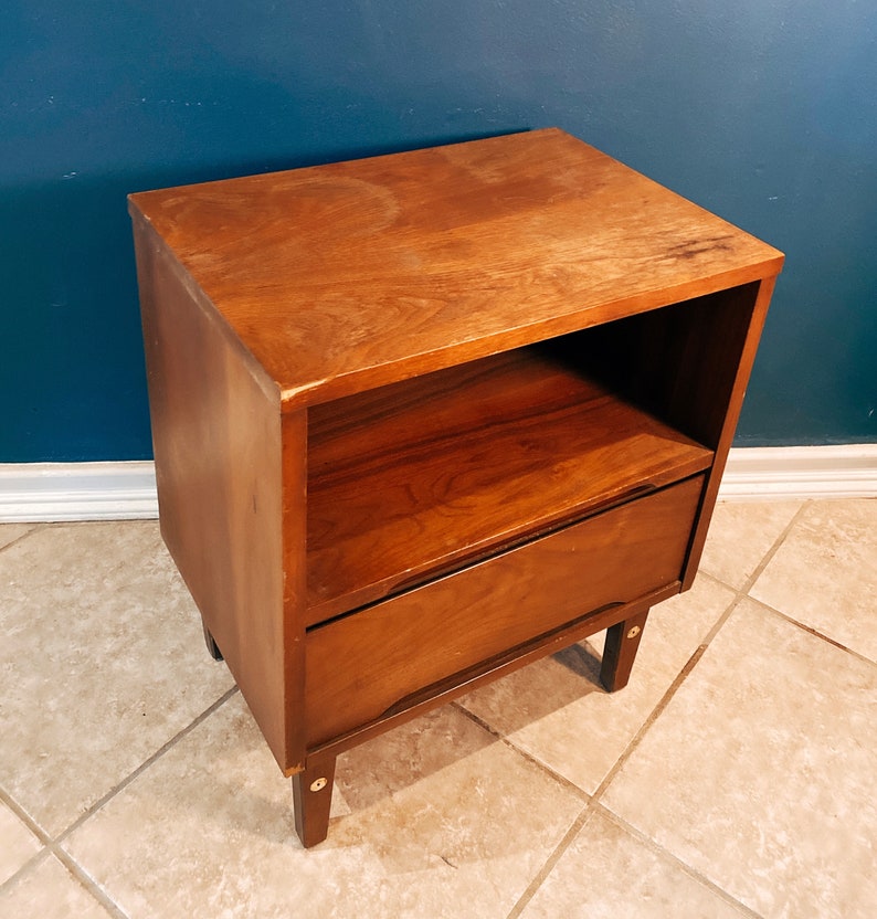 Vintage Midcentury Walnut Night Stand / End Table by Stanley Furniture