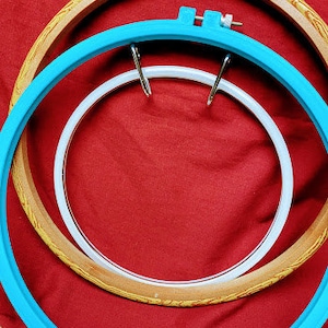 Bundle of 34 Spring Tension Embroidery Hoops: Cross Stitch Frames in Various Sizes (3 to 10 Inches)&quot;