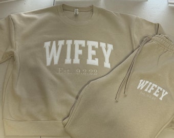 Embroidered Matching WIFEY Sweatsuit Set | Slightly Cropped Sweatshirt | Sweatpants | Cream | Anniversary | Gifts for Her | WIFE | Honeymoon