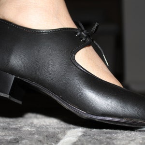 Unisex black tap shoes image 1