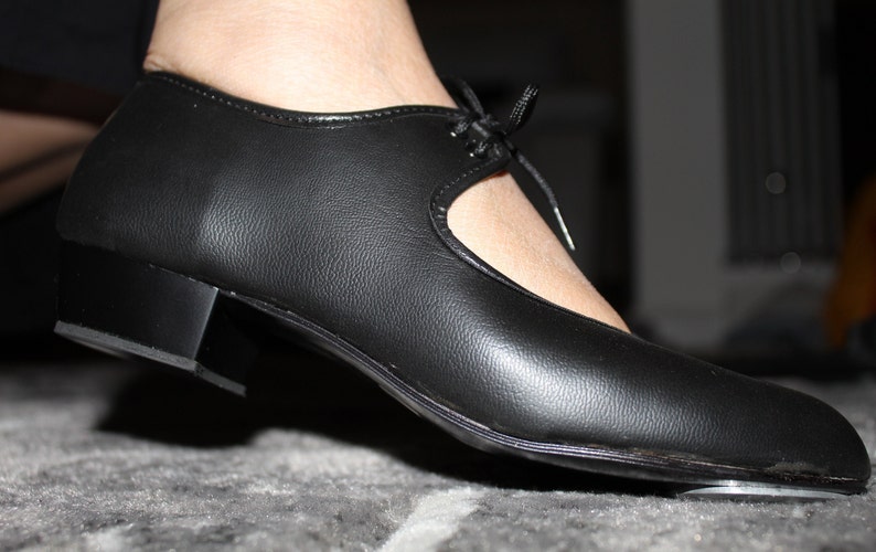 Unisex black tap shoes image 1