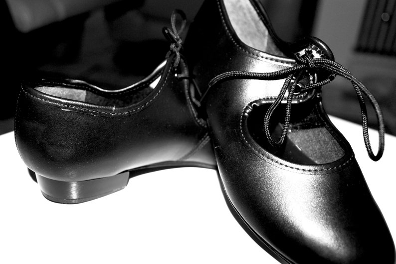 Unisex black tap shoes image 2