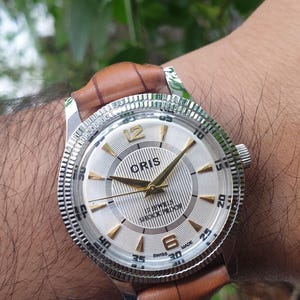 Rare Vintage Oris Hand Winding Wristwatch: White Dial Swiss ST-96 Movement