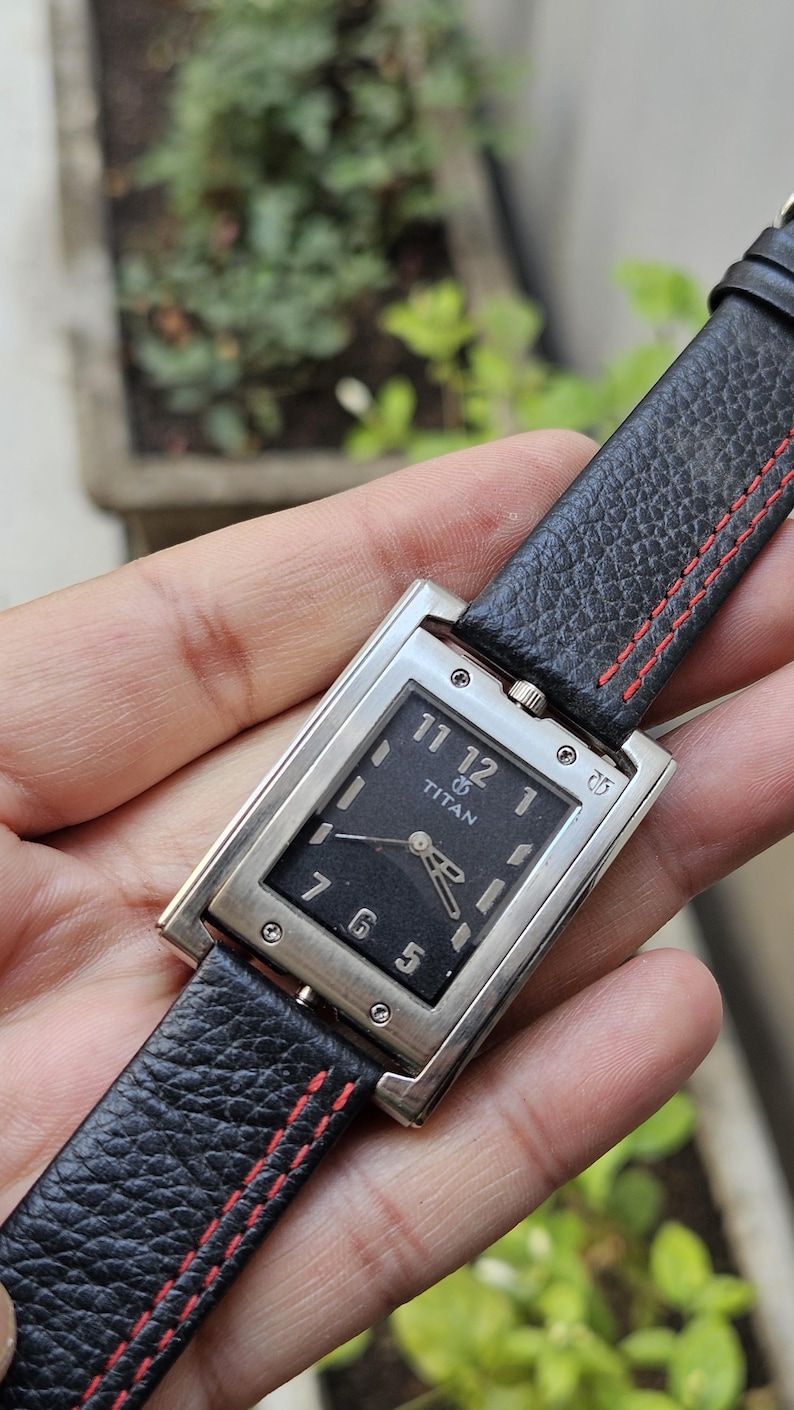 Vintage Titan Reverso Quartz Watch: Stainless Steel Reversible Face image 5