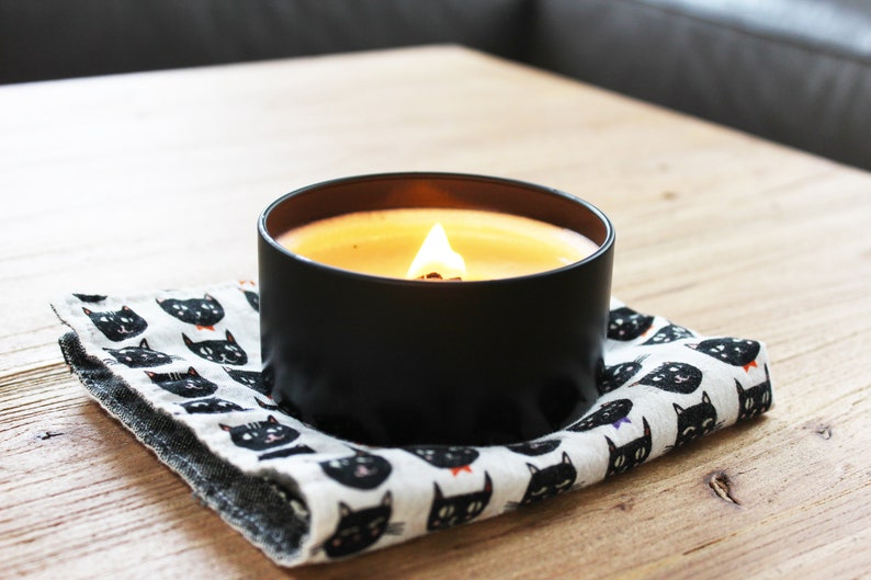 soy wax black tin candle with crackling wooden wick, blackberry sage, scented candle, gift for her immagine 8