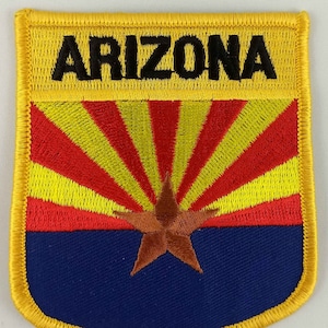 Mappa Dello Stato Dell'Alabama Degli Stati Uni Evidenziata Nei Colori Della Bandiera Dell'Alabama E Nella Spilla Della Capale Montgomery | Vettore Premium - Foto 4