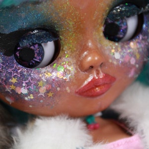 Twinky, the Synthwave Vocaloid Doll
