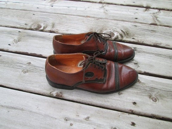 Vintage 80's two-toned leather lace up loafers. ME