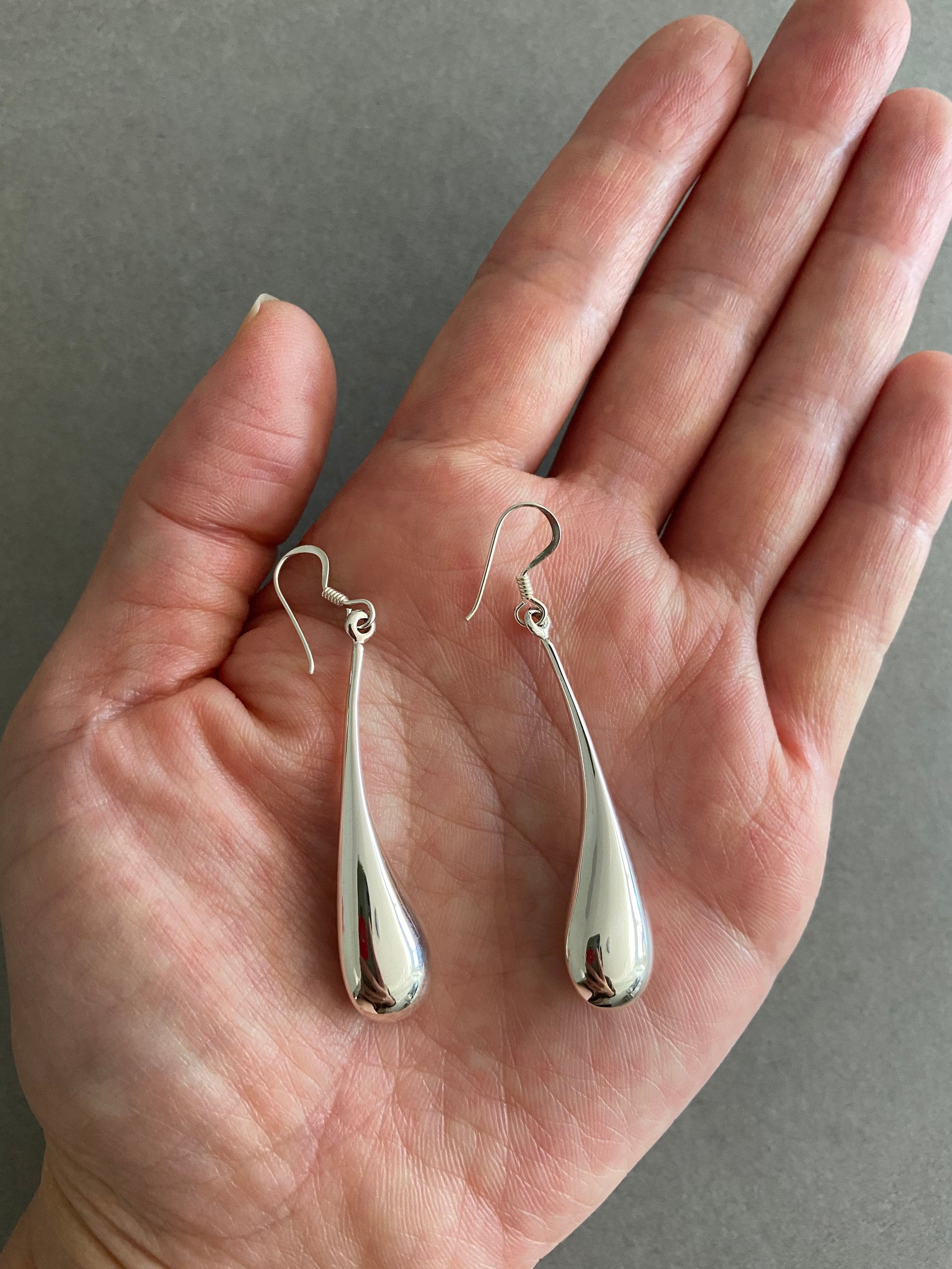 [STONE HENgE] 925Silver☆Silver Water Drop Earrings Amazon.com: 925 Sterling Silver Simple Water Drop Earrings