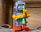 Robot Butler Plastic Vintage Wind-Up Clockwork Toybox Hong Kong Space Toy