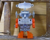 Radar Robot Plastic Vintage Wind-Up Clockwork Hong Kong Space Toy