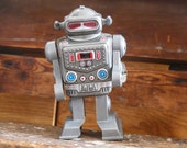 Yone Wind-Up Captain The Robot Tin Vintage Clockwork Japan Space Toy