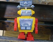 Wind-Up Radar Hunter Robot Plastic Vintage Clockwork Hong Kong Space Toy