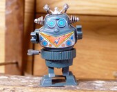 Wind-Up Rotating Radar Robot Plastic Vintage Clockwork Hong Kong Space Toy