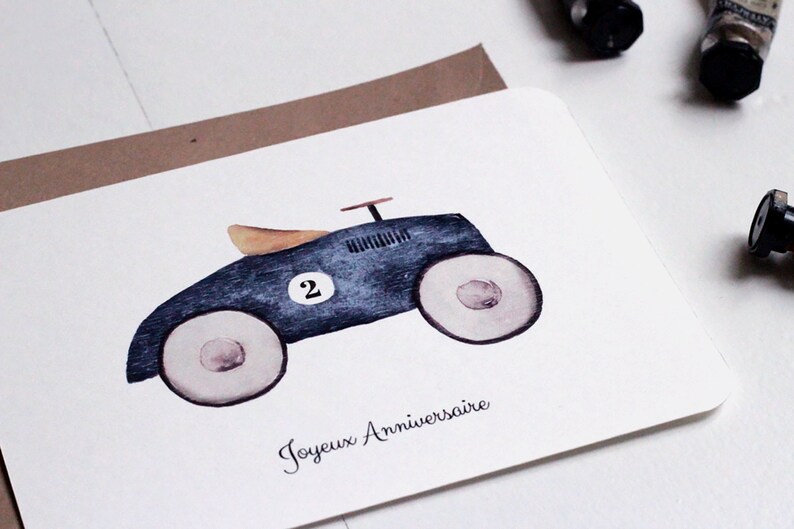 Carte d'anniversaire voiture vintage avec enveloppe kraft