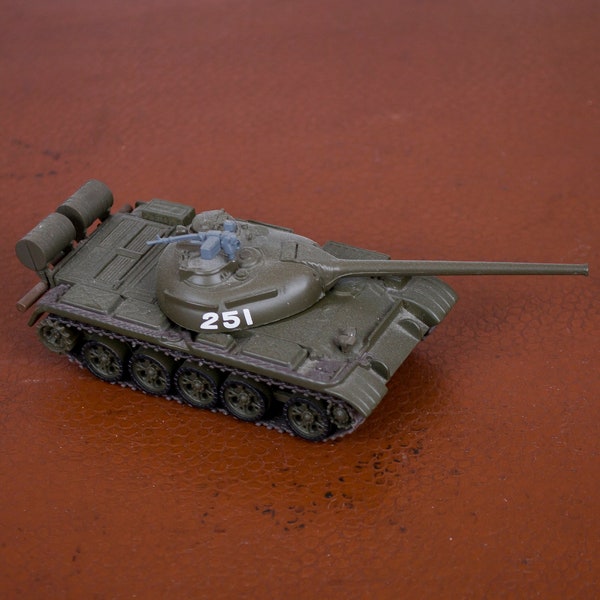 Collectible tank model scale 1:72 DeAgostini vintage Soviet vehicle.