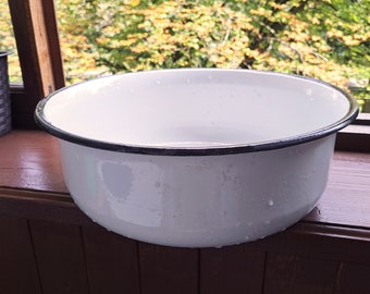 Vintage metal enameled bowl. Made in the USSR in the 1970s