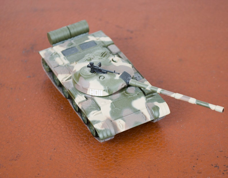 Collectible tank model scale 1:72 DeAgostini vintage Soviet vehicle. image 2