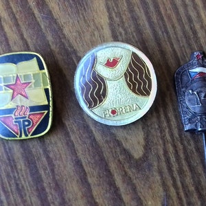 Set of 3 vintage badges, pioneer badges of the former East Germany with a book, floren badge, Czech badge with a runner at the start