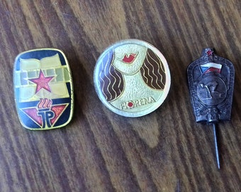 Set of 3 vintage badges, pioneer badges of the former East Germany with a book, floren badge, Czech badge with a runner at the start