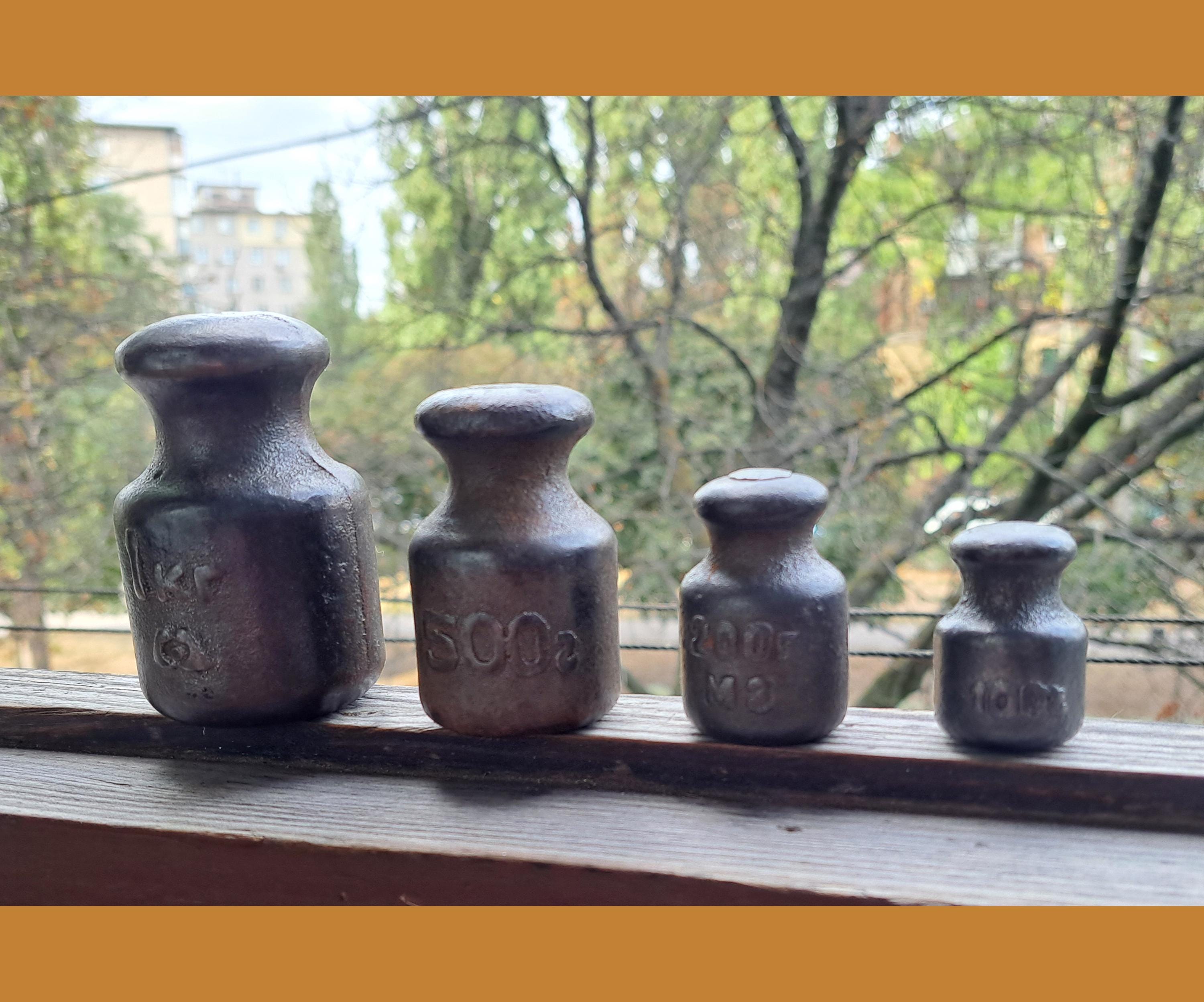 Set of 4 vintage weights, kettlebells