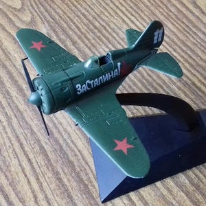 I-16 (И-16) Deagostini airplane scale model. Legendary aircraft USSR