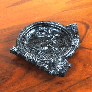 Vintage Ashtray with Deer: made of aluminum alloy