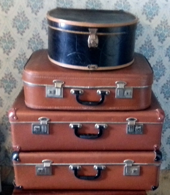 Retro travel USSR large suitcase with black corne… - image 10