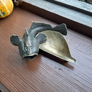 Vintage rare ashtray bronze figurine of a Black Sea goby fish from the 1960s. Made in the USSR at the NIMOR plant.