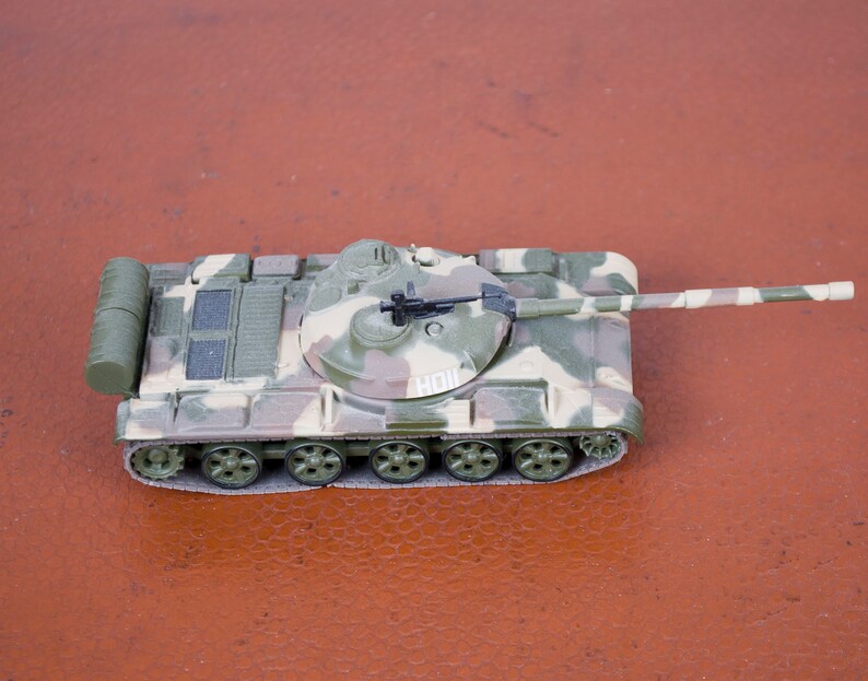 Collectible tank model scale 1:72 DeAgostini vintage Soviet vehicle. image 7