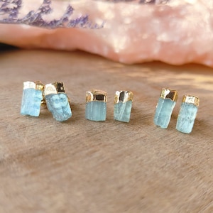 Small Raw Aquamarine Stud Earring Aqua Blue Gemstone Earring Healing Crystal Stone Stud March Birthstone Earring Boho Jewelry Gift For Women