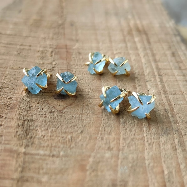 Small Raw Light Blue Aquamarine Stud Earrings Aquamarine Quartz Earring Gemstone Healing Crystal Studs Birthstone Earrings Boho Jewelry Gift