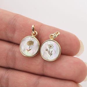 Birthflower Pendant For Jewelry Making Mother of Pearl Gold Plated Birth Flower Pendant Birth Floral Rose Flower Pearl Jewelry DIY Pendants