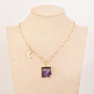 18&quot; Raw Amethyst Slice Gold Moon Necklace White Glass Rosary Necklace Crescent Moon Crystal Gemstone Pendant Necklace Boho Jewelry Gift