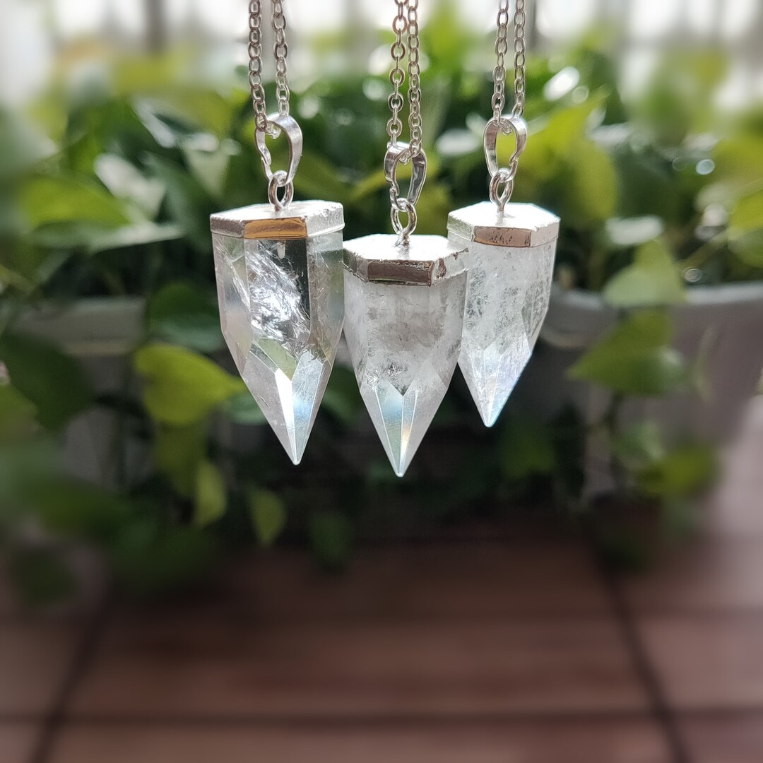 ブレスレット LESS IS MORE white quartz necklace il_1080xN.3247313245_1u9n.jpg