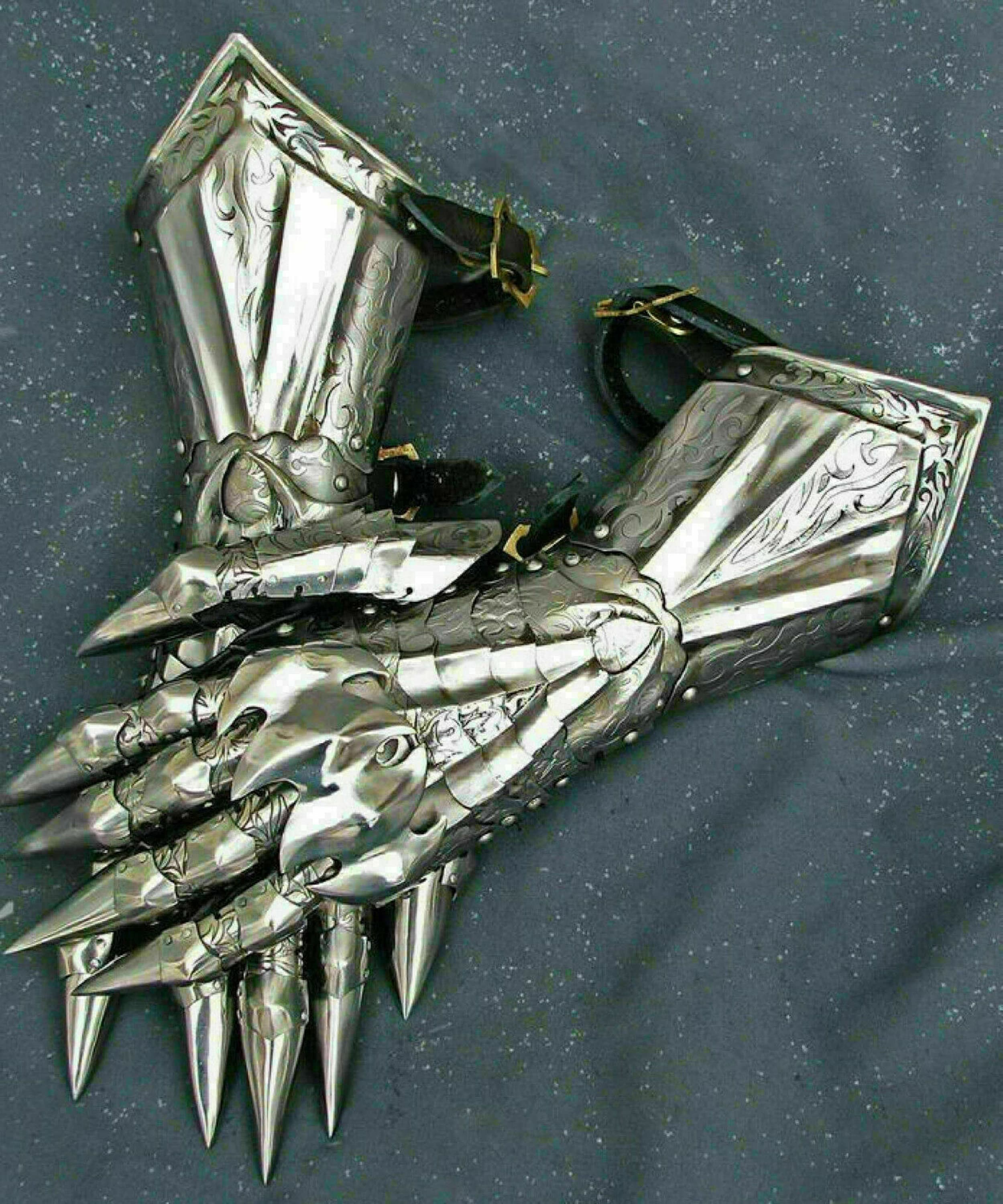 Gauntlet Gloves Armor Pair w/ Brass Accents ~ Medieval Knight Crusader ~ Steel 