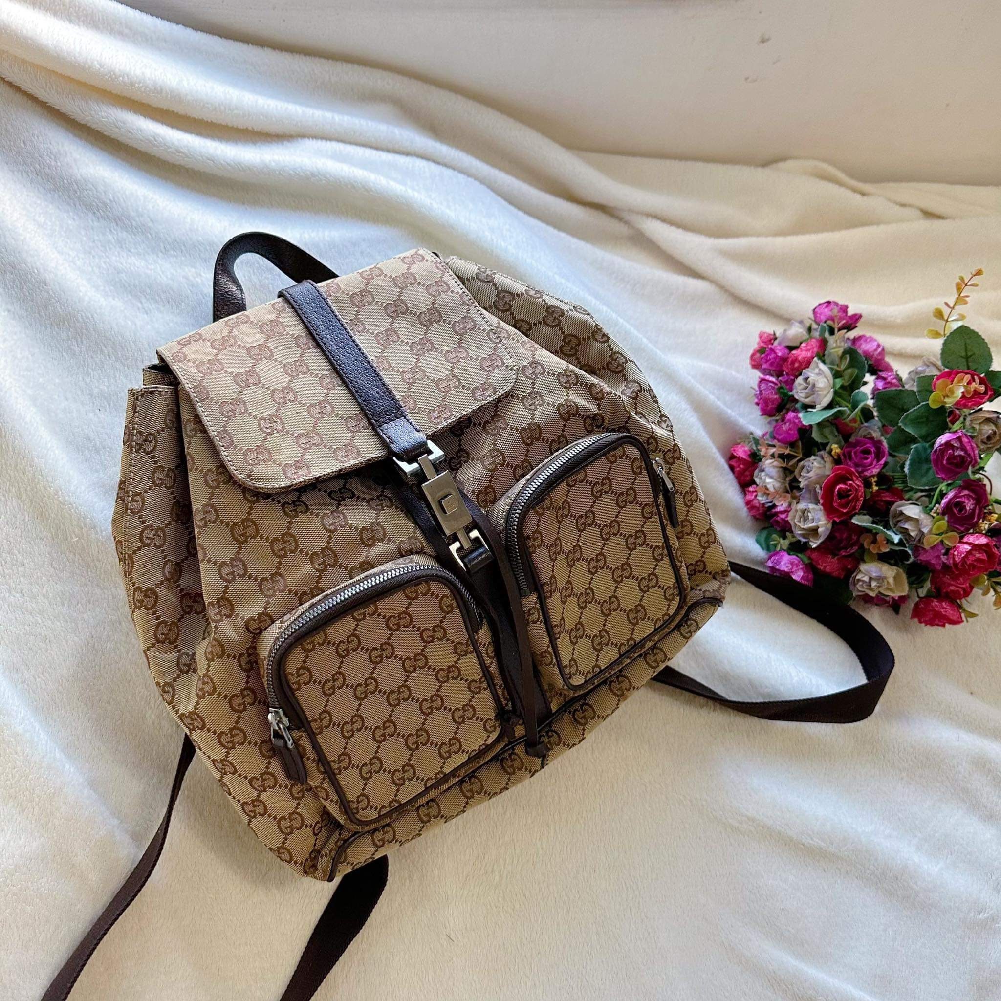 Backpack with Interlocking G in beige and white GG Supreme | GUCCI® US